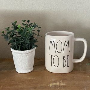 Rae Dunn Mom To Be Mug